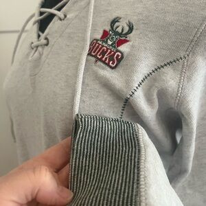 Milwaukee Bucks red and green logo sweatshirt Size M EUC. 100% cotton